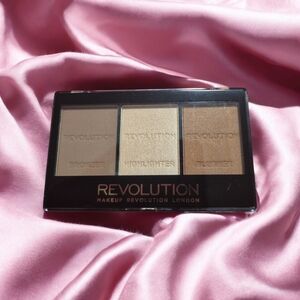 Revolution Bronzer & Highlighter Palette - Brown, Gold Hues